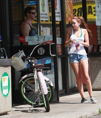 normal_miley_7.jpg