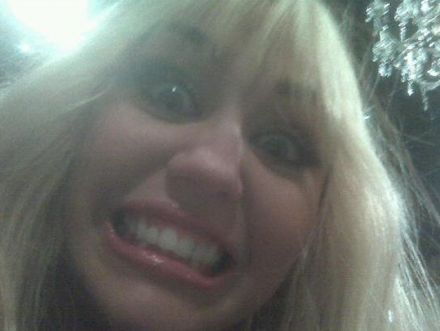 miley-face-closeup.PNG